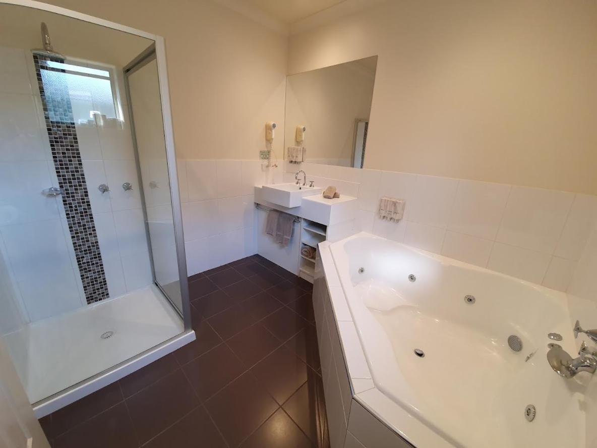 Golden Reef Motor Inn Bendigo Bagian luar foto
