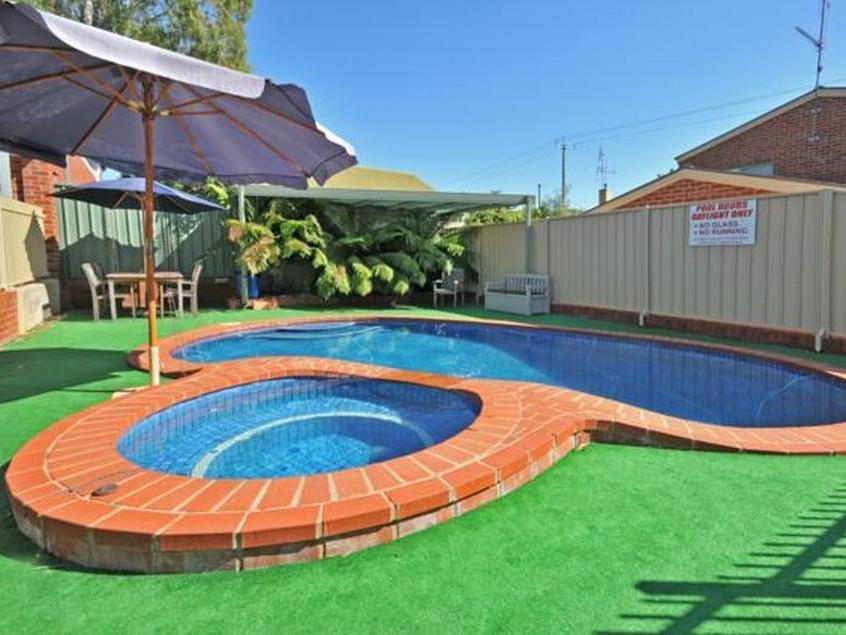 Golden Reef Motor Inn Bendigo Bagian luar foto