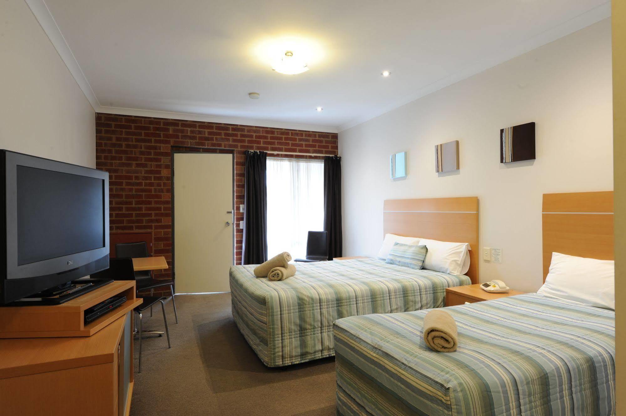 Golden Reef Motor Inn Bendigo Bagian luar foto